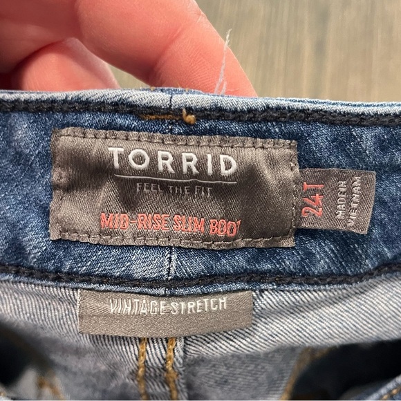 Torrid Mid Rise Slim Boot Cut Jeans Distressed Vintage Stretch Blue Size 24T - Picture 7 of 11